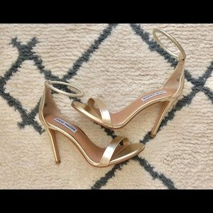 NWOT Steve Madden Soph Champagne